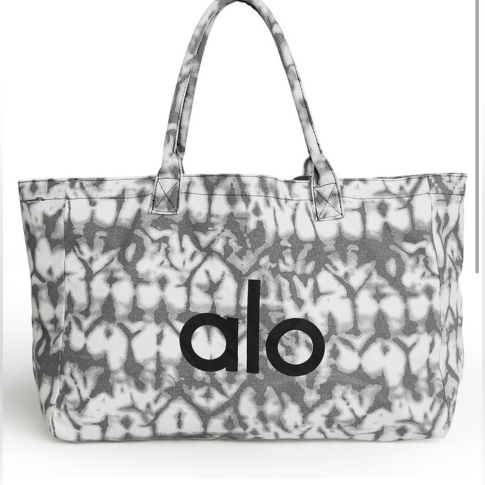 NWT ALO YOGA BAG